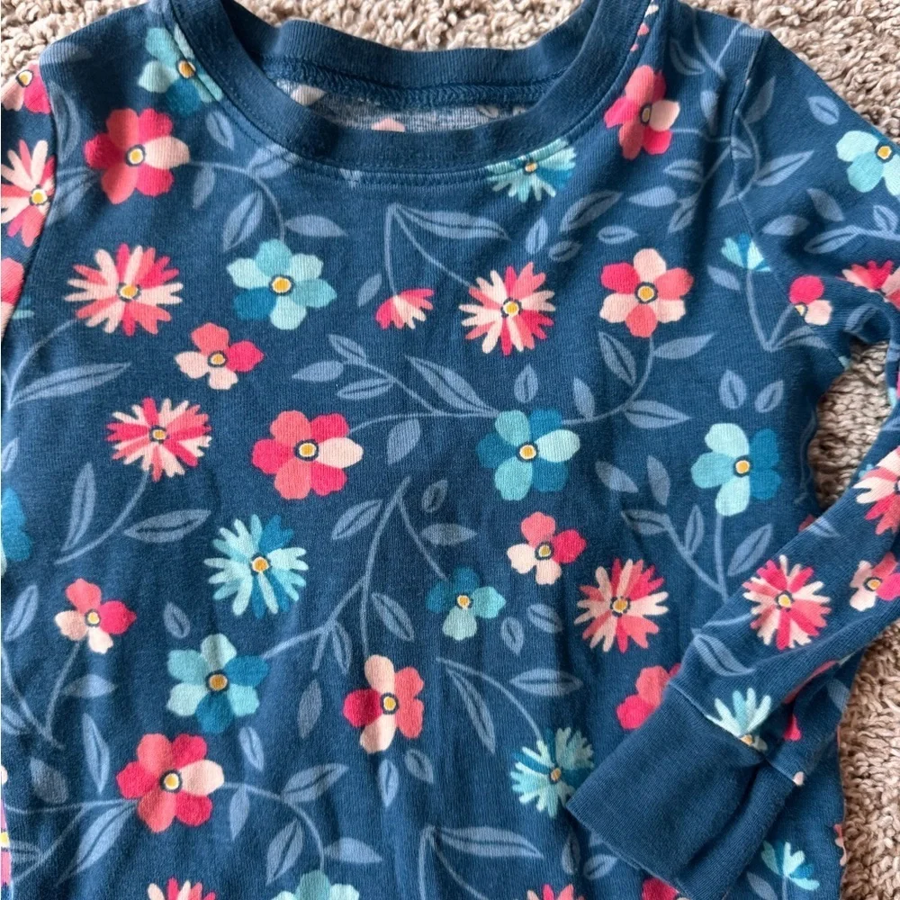 Old Navy Kids Pajama Set - Blue and Pink Floral Pj's Long sleeve pajamas Size 3T